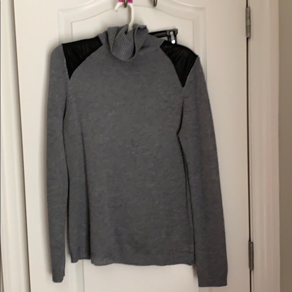Freeway sweater